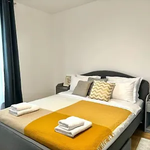  Apartment Sky Airport Therme 2 Romania